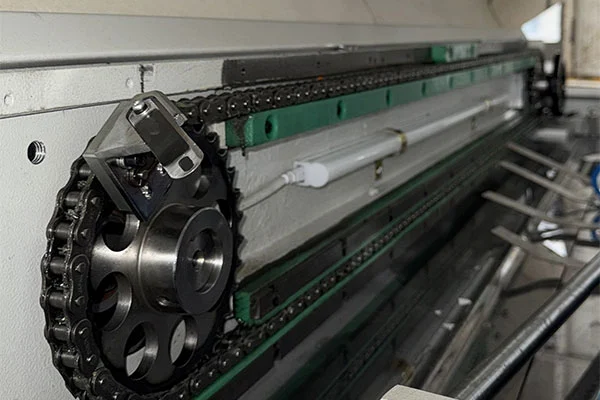 Bagaimanakah Teknologi Servo Penuh Menolak Sempadan Pencetakan Skrin?